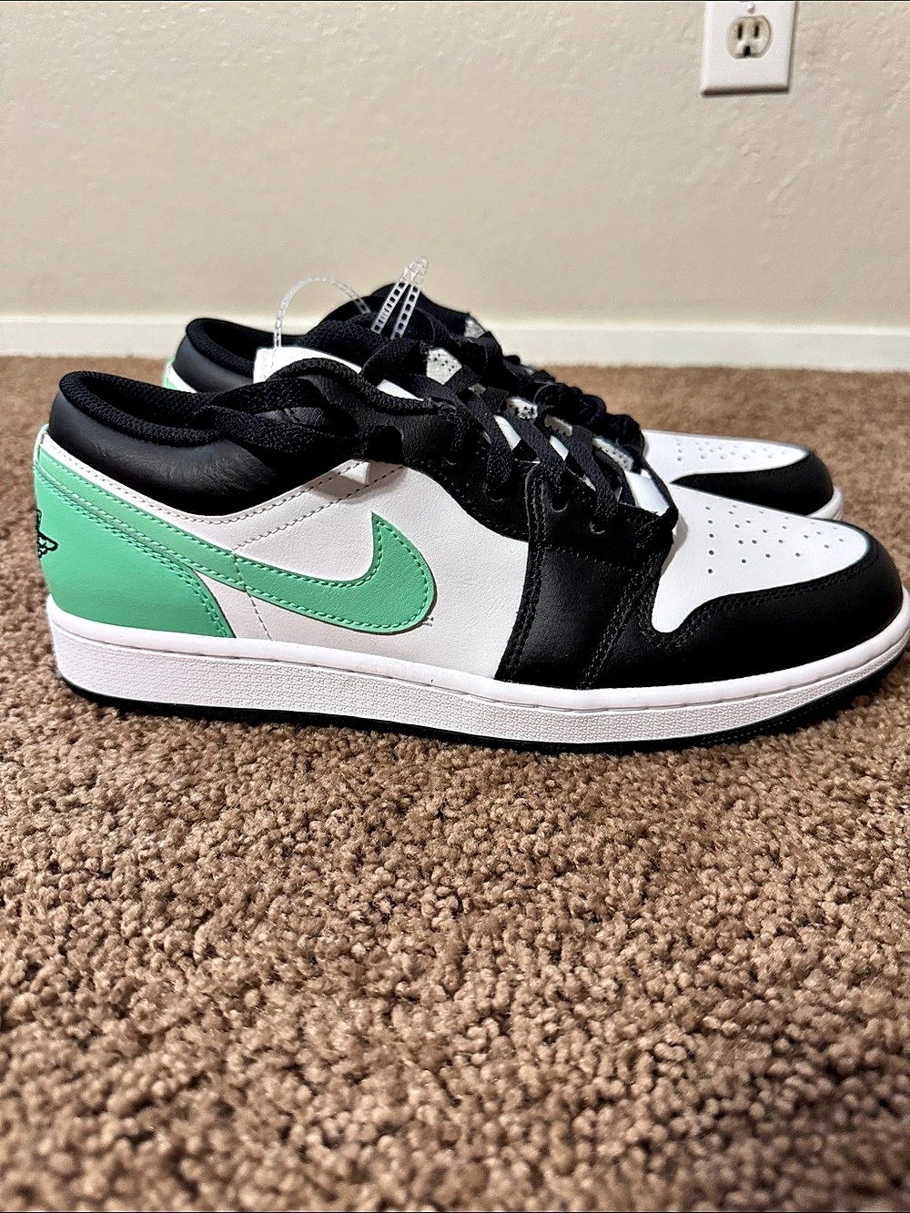 Nike Air Jordan 1 Low Sneakers Green & Black US 10.5 Like New